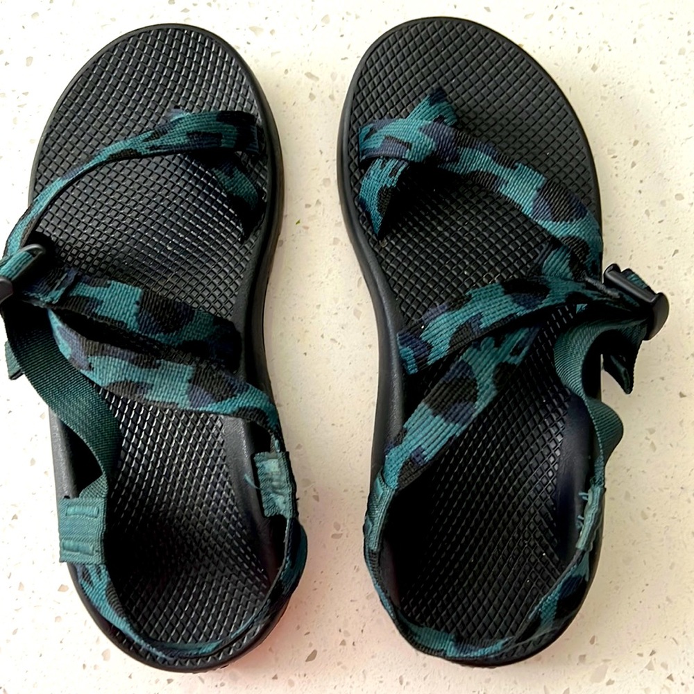 Mens Chacos teal/blue camo